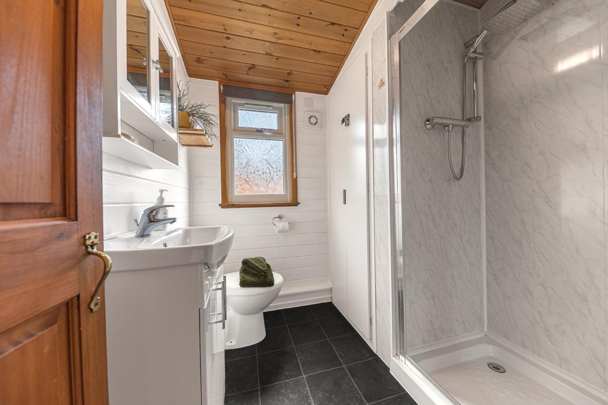 Bowness 45 - 2 Bedroom Lake Windermere Lodge Luaran gambar