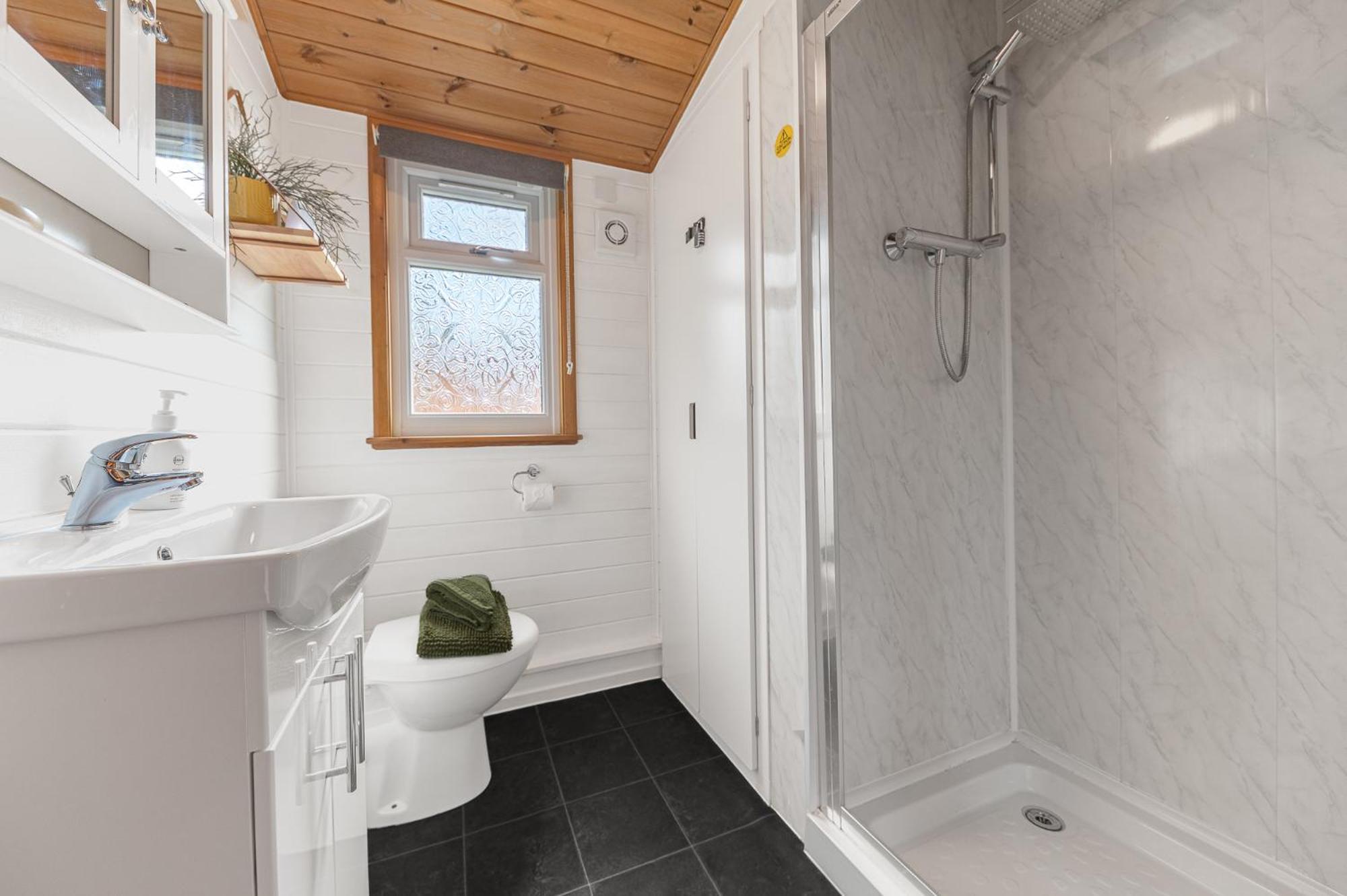 Bowness 45 - 2 Bedroom Lake Windermere Lodge Luaran gambar